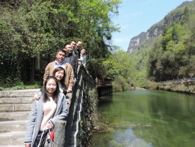 華（huá）禹護欄銷售精英宜昌山峽大瀑布之旅