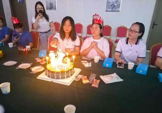 羞羞视频在线观看（yǔ）護欄團建活動-員工生日會