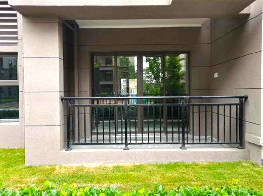 安徽馬（mǎ）鞍山碧桂園公園（yuán）上城陽台護（hù）欄案例