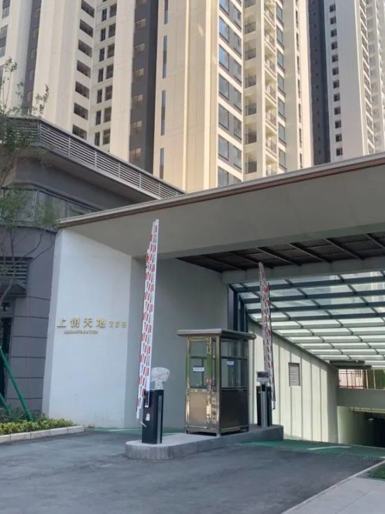雲南 . 上躍天地<a href=http://www.weihaifc.net target=_blank class=infotextkey>陽台護欄</a><a href=http://www.weihaifc.net/product/loutifushou/ target=_blank class=infotextkey>樓梯扶手</a>項目