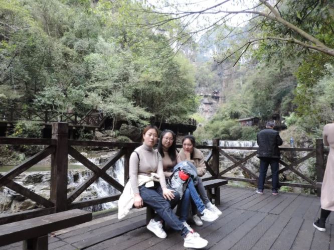 羞羞视频在线观看護欄銷售精英宜昌山（shān）峽大（dà）瀑布之旅