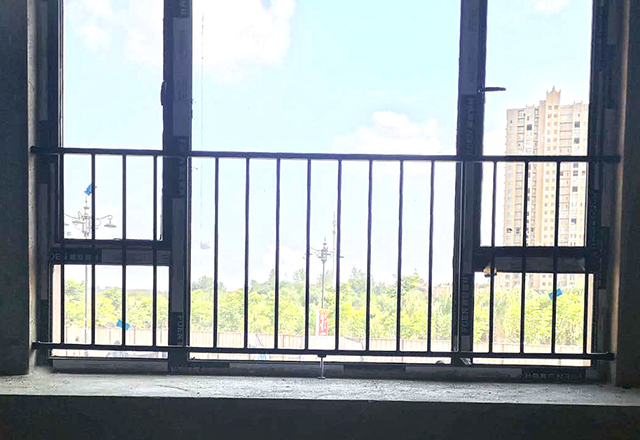湖北隨州廣水碧（bì）桂園（yuán）陽台欄杆護窗工程