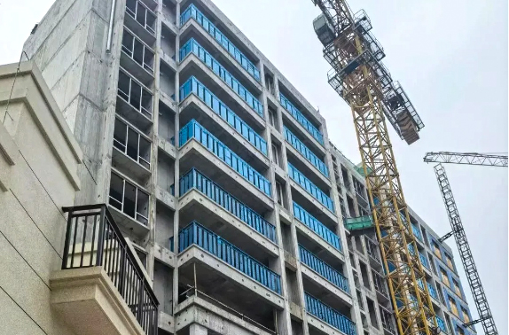 湖北（běi）宜昌招商依雲水岸（àn）陽台護欄