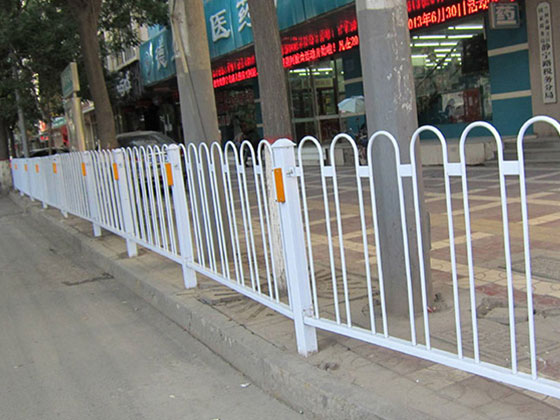 京式道路交通護欄的材料規格尺寸（cùn）常用多少