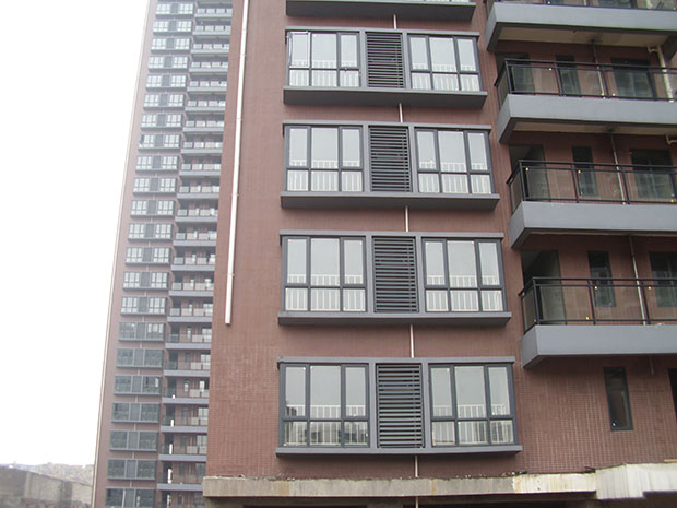 新（xīn）建樓（lóu）盤陽台護欄為什麽都（dōu）是用鋅鋼材質的（de）