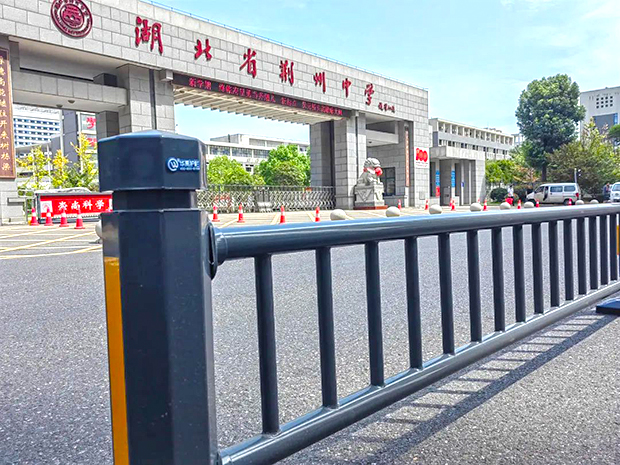 湖北（běi）荊州市政道路交（jiāo）通護欄案例（lì）-03