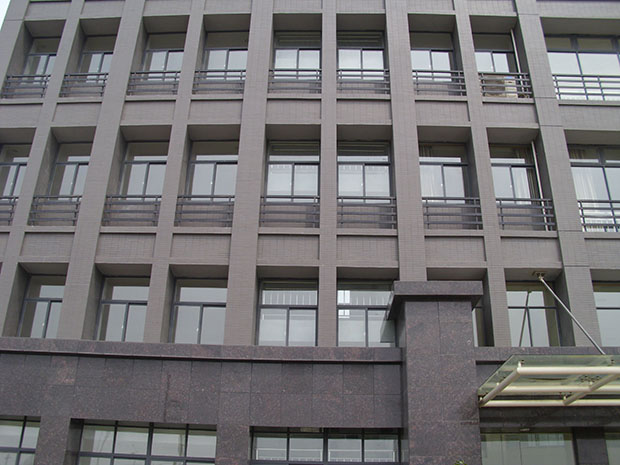 選擇（zé）廣東鋅鋼陽台（tái）欄杆廠家的建議