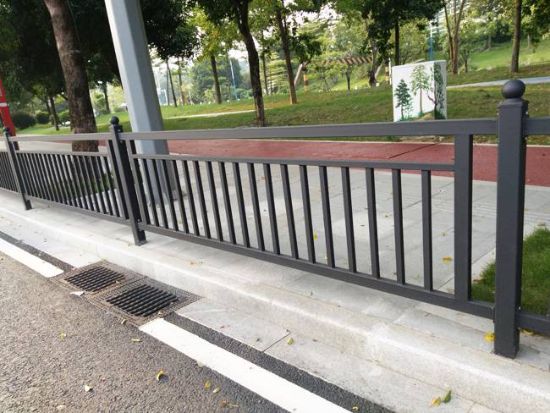 鋅鋼（gāng）護欄有何優勢為何成行業主流