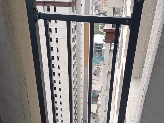 河南南陽唐河秦晉花苑連廊欄陽台護欄百葉窗（chuāng）項目