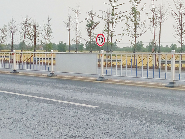 湖北地區鋅鋼道路護欄（lán）保養注意事項
