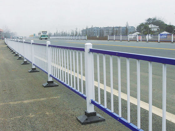 道路護欄對於維護交通安全起了什麽（me）作用