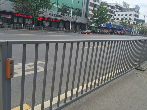 城市道路交通護欄的4種主要功能和（hé）作用