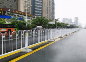 從道路護（hù）欄看城（chéng）市建設