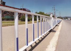 建設文明（míng）城市，從市政道路護欄的安裝開始
