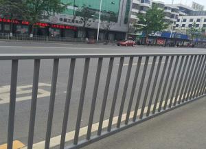關於（yú）道路護欄的耐（nài）久性