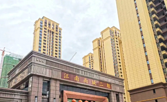 四川巴中江（jiāng）南尚城2期陽台護欄
