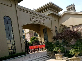 湖北武漢依山龍郡樓（lóu）梯扶手陽台護（hù）欄柵（shān）欄庭院門項目