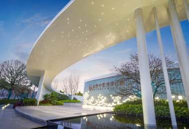 湖北荊州金科·中梁博翠江樾陽台護欄百葉鋁單（dān）板案例（lì）