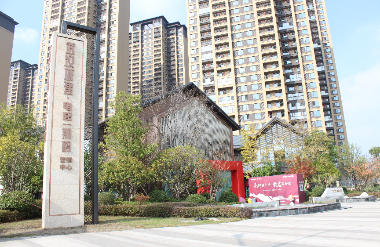 武漢城建（jiàn）·電建 | 荊韻陽台護欄百葉窗圍欄項目