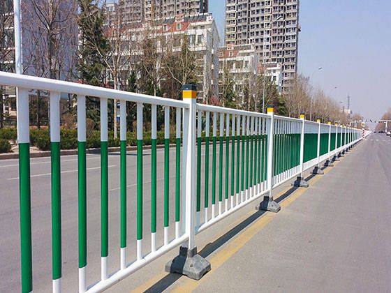 欄杆扶手多少間距設（shè）置一個立柱