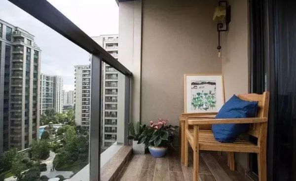 為何（hé）鋅鋼（gāng）陽台護欄不容易生鏽（xiù）